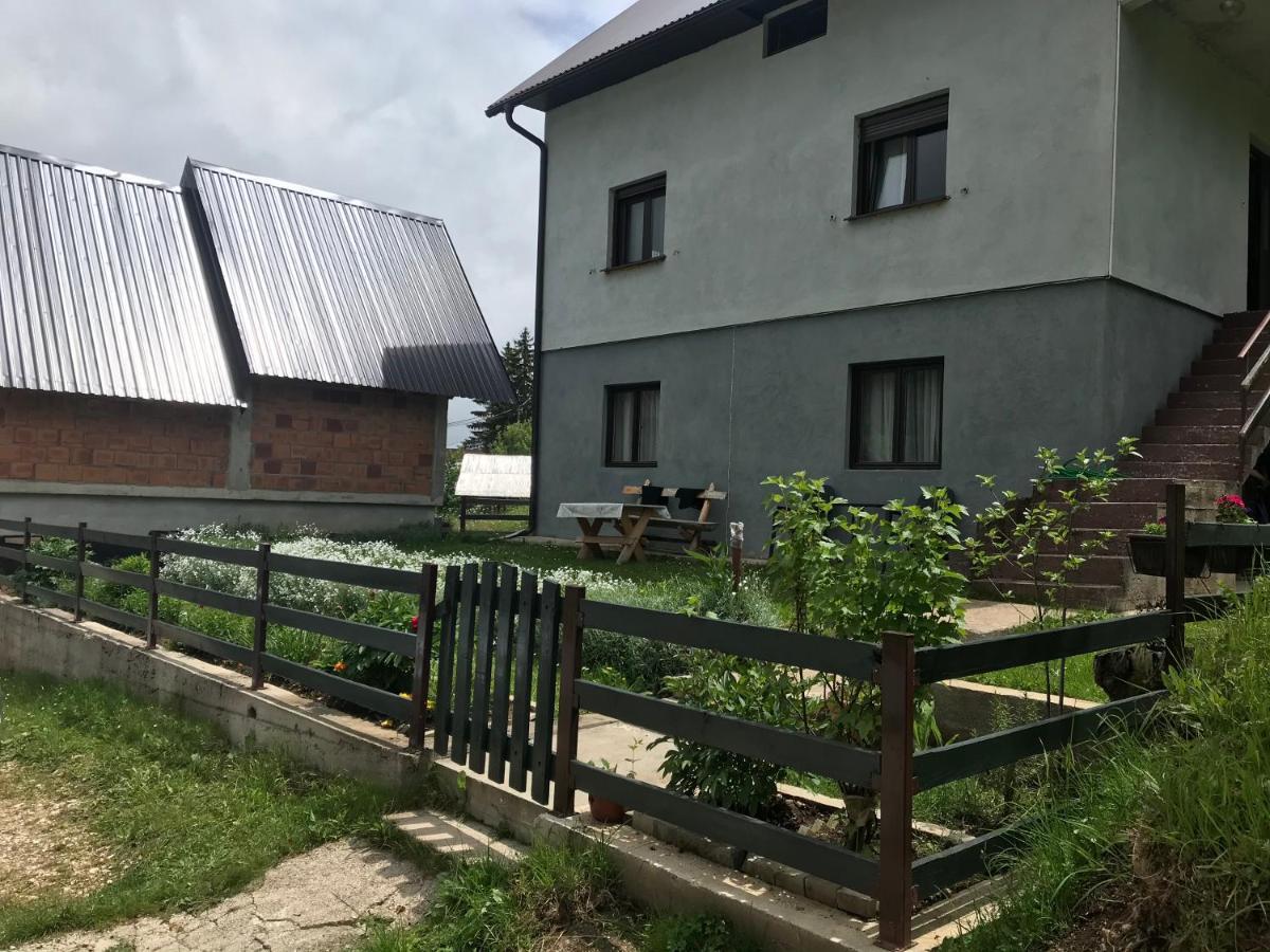 Underwoods Zabljak Guesthouse Exteriör bild